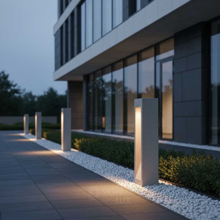 Bolardo de concreto Pragú 5W 38° luz cálida (3000K), 64cm de altura 110-130V de iLumileds