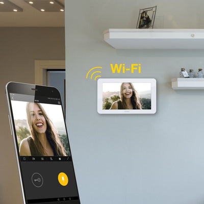 Kit videoportero Wi-Fi ELVOX controla desde App View Door 7in 1 contiene 1 pantalla táctil LCD 7 pulgadas, 1 placa de entrada audio / vídeo con timbre antilluvia, 1 alimentador 24Vdc, listo para instalarse de Vimar