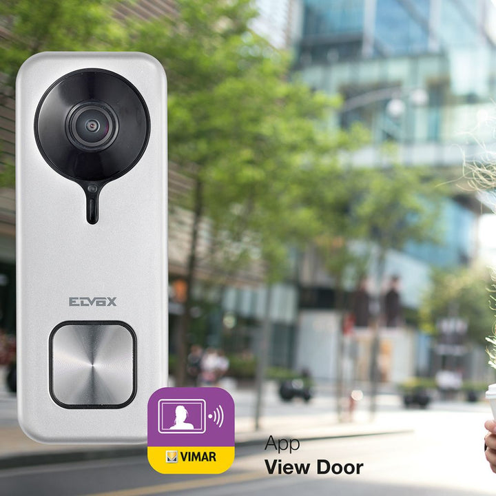 Kit timbre vídeo Wi-Fi ELVOX contiene 1 timbre vídeo con Wi-Fi integrado con cámara de vídeo, sensor anti manipulación, un alimentador 24Vdc de Vimar