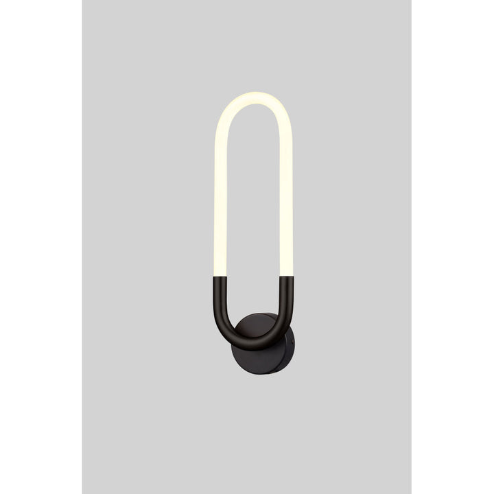 Luminario de muro CLIP 8W, luz cálida 3000°K, 127V de Quor Lighting - Q20039-BK