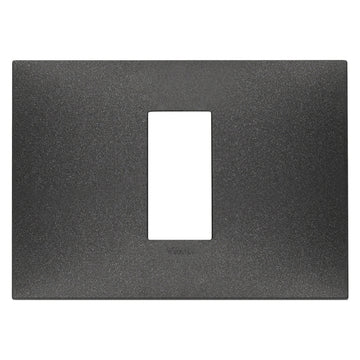 Placa Carbon Mate (Total Look) fabricada en tecnopolímero, línea NeveUp de Vimar