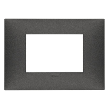 Placa Carbon Mate (Total Look) fabricada en tecnopolímero, línea NeveUp de Vimar