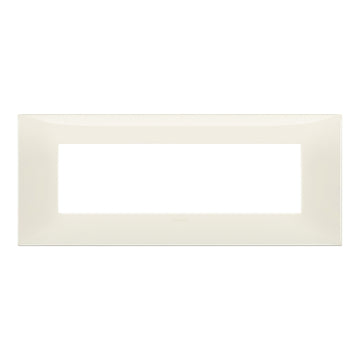 Placa Marfíl Glossy fabricada en tecnopolímero, línea NeveUp de Vimar