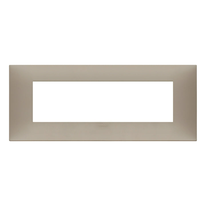 Placa Tórtola Mate fabricada en tecnopolímero, línea NeveUp de Vimar