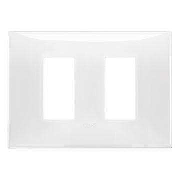 Placa Blanco Glossy (Total Look) fabricada en tecnopolímer, línea NeveUp de Vimar