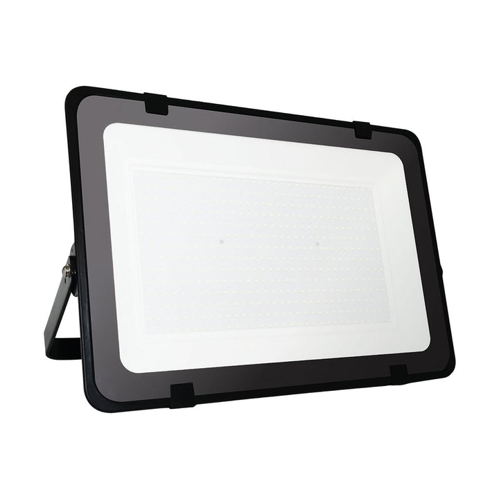 Proyecto ECO Floodlight 30W pantalla opalina luz neutra fría (5000K) 120-277V acabado negro de Luceco