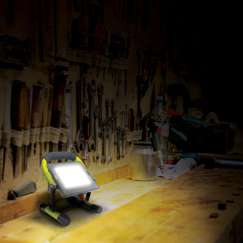 Luminario de trabajo ECO Worklight 50W 4,000lm 127V luz fría (5000K) de Luceco