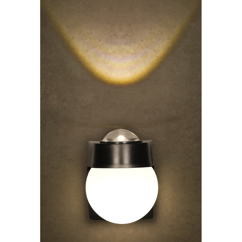 Luminario de muro 7W con una salida de luz indirecta de 45° y salida de luz frontal difusa, luz cálida (3000K) 100-265V IP65 fabricado en policarbonato de iLumileds