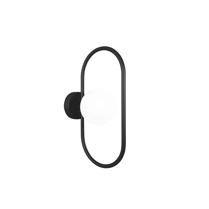 Luminario arbotante Sharú, con esfera de luz base G9 acabado negro de línea Europea iLumileds