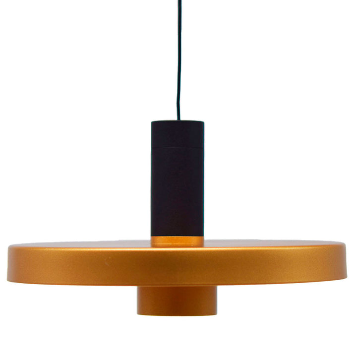 Luminario GaLé módulo LED Capsular cilíndrico base ancha 7W luz cálida acabado negro con dorado pantalla plato de iLumileds