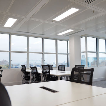 Panel LED Backlit LuxPanels 60x120cm potencia ajustable (30-40-50W) y 3CCT seleccionable (3000-4000-5000K) 120-277V, Atenuable 0-10V de Luceco