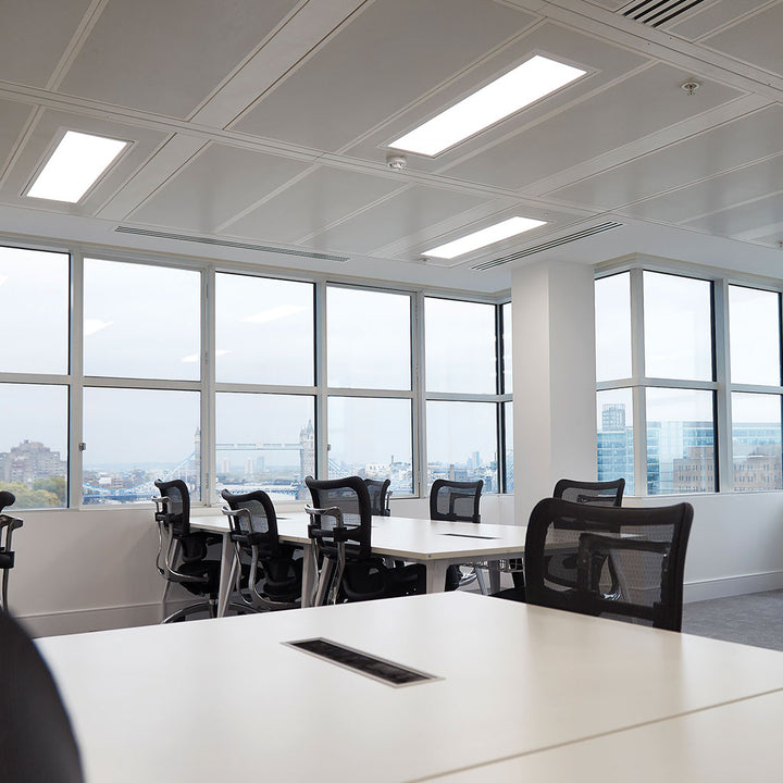 Panel LED Backlit LuxPanels 60x120cm potencia ajustable (30-40-50W) y 3CCT seleccionable (3000-4000-5000K) 120-277V, Atenuable 0-10V de Luceco