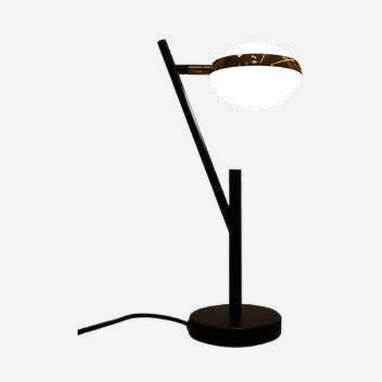 Lámpara de mesa KAFKA 6W, luz cálida 3000°K, 127V de Quor Lighting