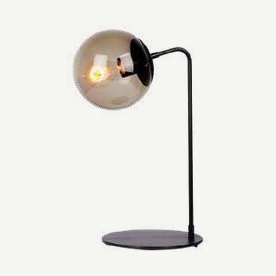 Lámpara de mesa MIRÓ 1 x 60W, base E26, foco no incluido, 127V de Quor Lighting