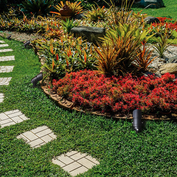 Luminario con estaca para jardín FARA V con visera para lámpara MR16 GU10 de Auro