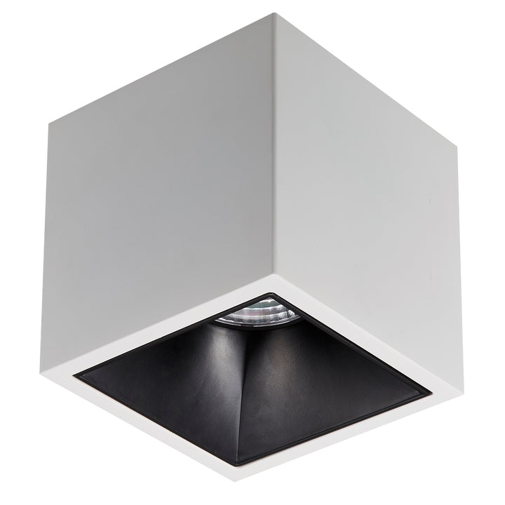 Downlight cubico de sobreponer AGNI 18W 35° 3000K CRI>90 opción de acabado blanco o negro de AURO Lighting