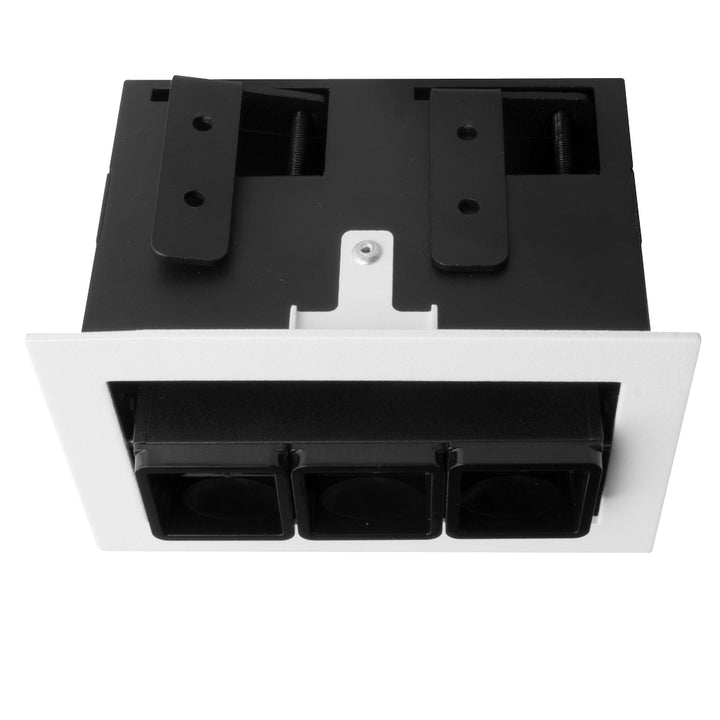 Downlight ajustable de bajo deslumbramiento GUIDO tres ópticas marco blanco con reflector negro 6w luz neutra cálida CRI>90 opción ángulos de salida de AURO Lighting