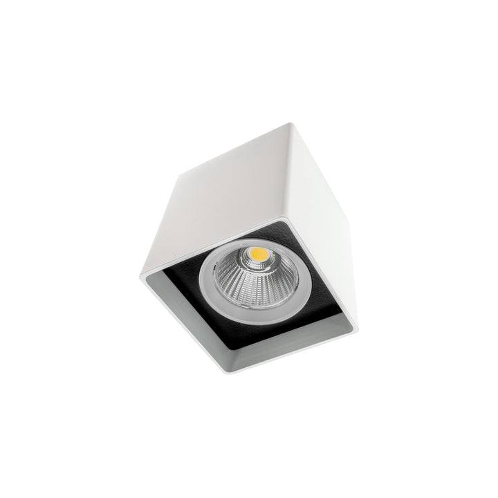 Downlight cubico de sobreponer VITO 12W 35° CRI>90 opción de acabado blanco o negro y color de luz neutro cálido o neutro de AURO Lighting