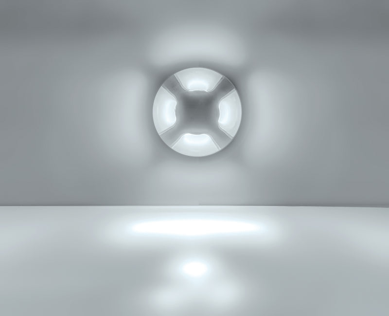 Luminario circular de cortesía cuatro salidas de luz para empotrar en muro 2.5W luz cálida (3000K) de iLumileds